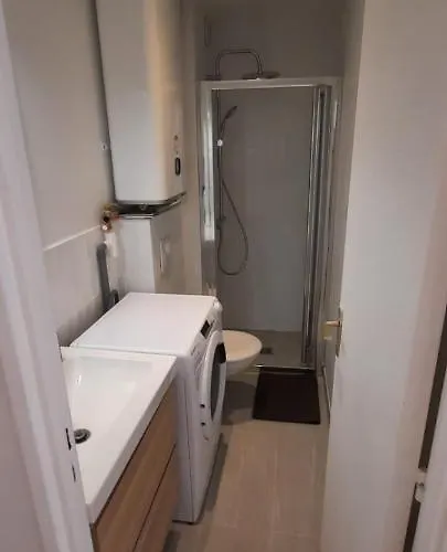 T 2 Mottland 300 M Apartment